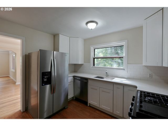 7925 Sw 11TH Ave, Portland, OR 97219