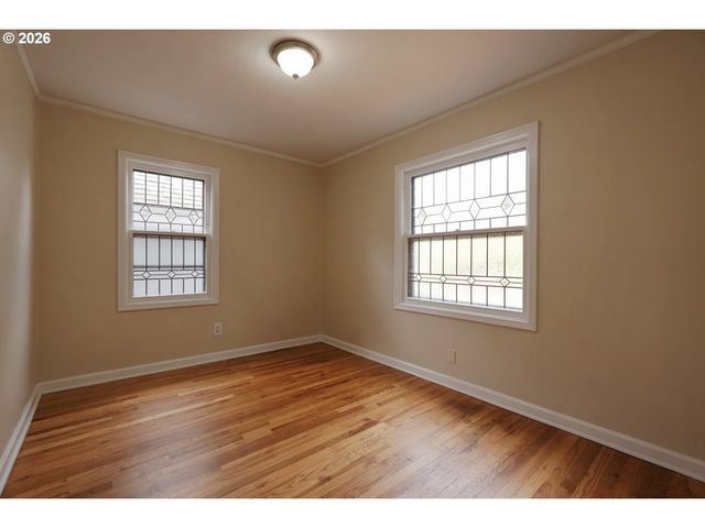 7925 Sw 11TH Ave, Portland, OR 97219