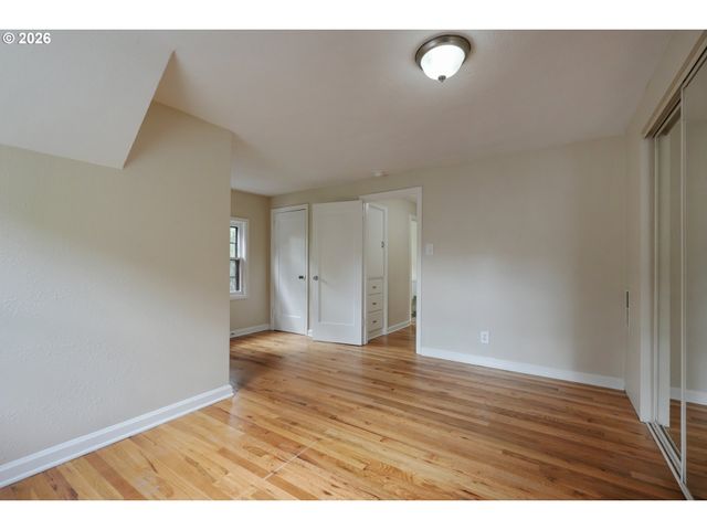 7925 Sw 11TH Ave, Portland, OR 97219