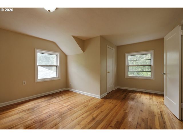 7925 Sw 11TH Ave, Portland, OR 97219