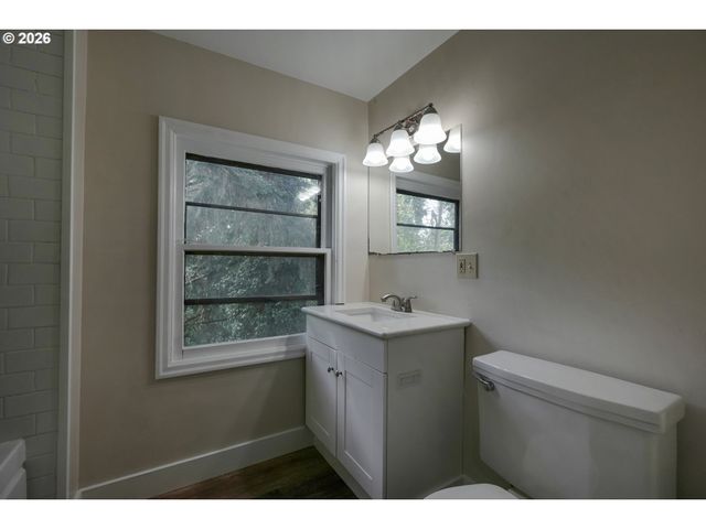 7925 Sw 11TH Ave, Portland, OR 97219