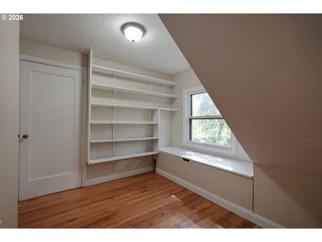 7925 Sw 11TH Ave, Portland, OR 97219