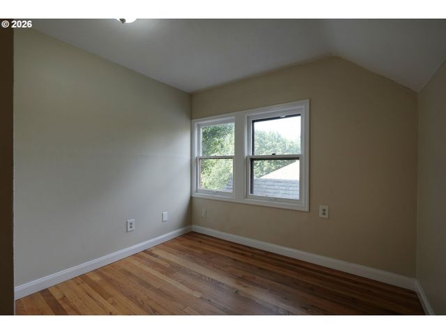 7925 Sw 11TH Ave, Portland, OR 97219