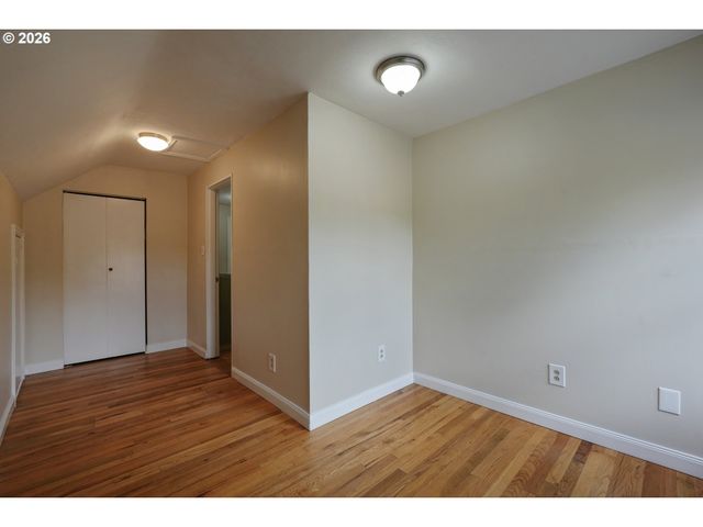 7925 Sw 11TH Ave, Portland, OR 97219