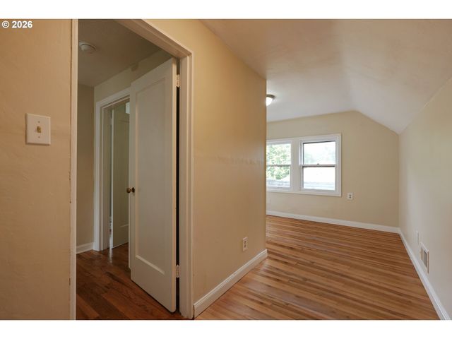 7925 Sw 11TH Ave, Portland, OR 97219
