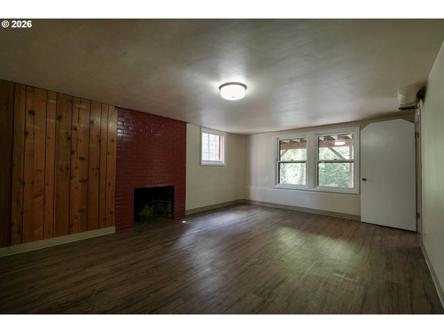7925 Sw 11TH Ave, Portland, OR 97219