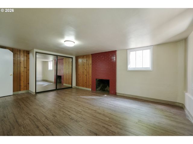 7925 Sw 11TH Ave, Portland, OR 97219