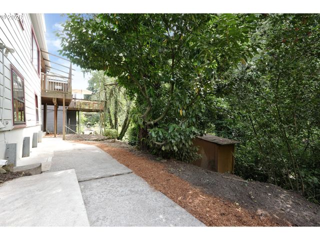 7925 Sw 11TH Ave, Portland, OR 97219