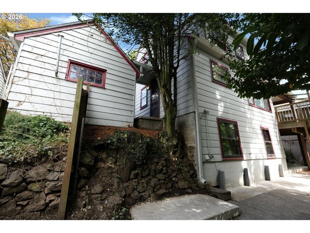 7925 Sw 11TH Ave, Portland, OR 97219