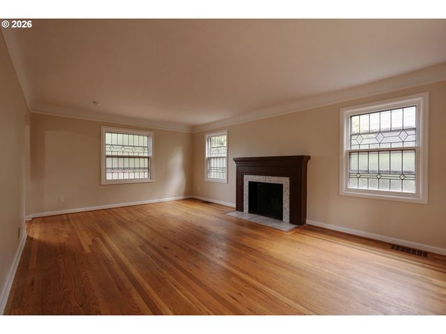 7925 Sw 11TH Ave, Portland, OR 97219