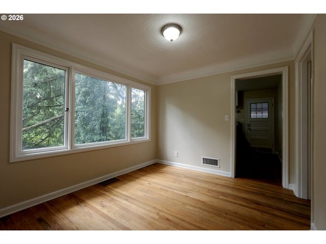 7925 Sw 11TH Ave, Portland, OR 97219