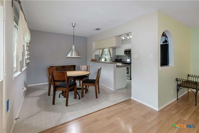 1609 Woodhill Drive, Round Rock, TX 78681