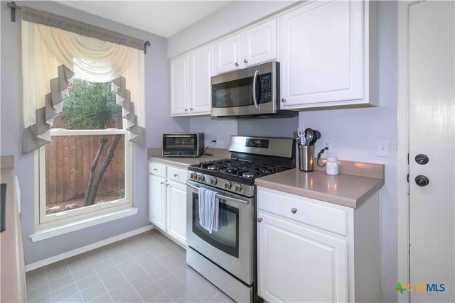 1609 Woodhill Drive, Round Rock, TX 78681