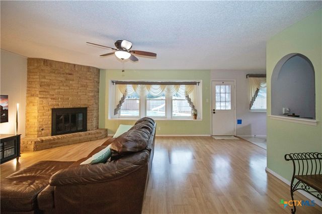 1609 Woodhill Drive, Round Rock, TX 78681