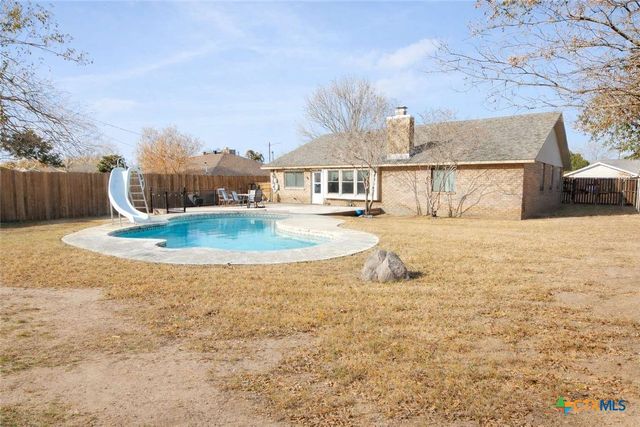 1609 Woodhill Drive, Round Rock, TX 78681