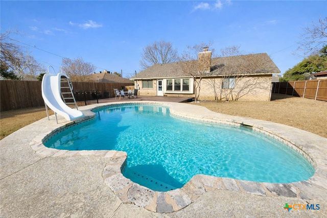 1609 Woodhill Drive, Round Rock, TX 78681