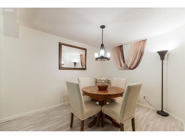 8720 Sw TUALATIN Rd 204, Tualatin, OR 97062
