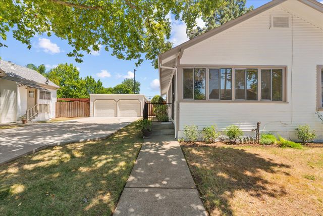 857 38th St, Sacramento, CA 95816