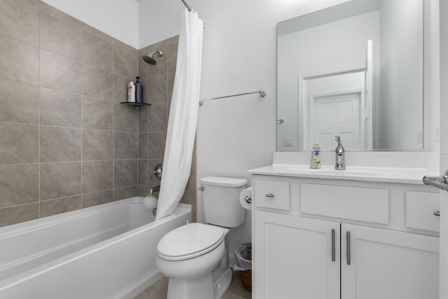 775 W Fairway Drive, Addison, IL 60101