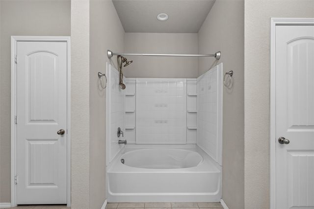 5709 Del Rey Drive, Denton, TX 76208