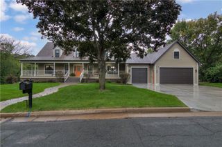 3920 Woodcrest Court, Eau Claire, WI 54701