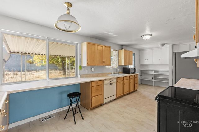 6295 W Grandview Pl, Boise, ID 83709