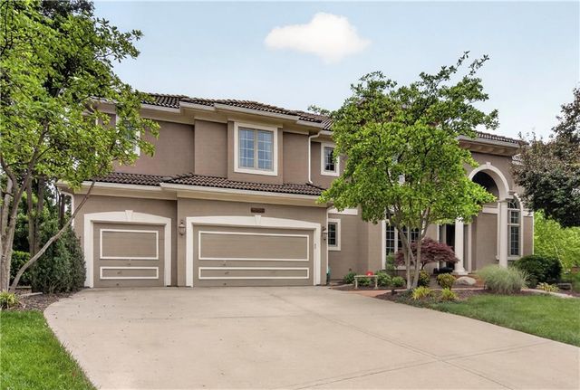 20619 W 88th Street, Lenexa, KS 66220