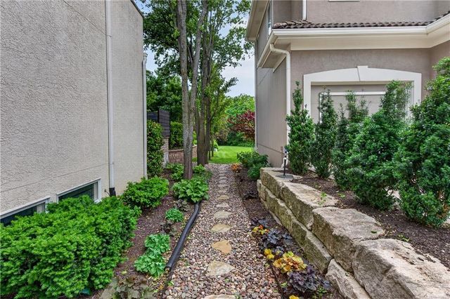 20619 W 88th Street, Lenexa, KS 66220