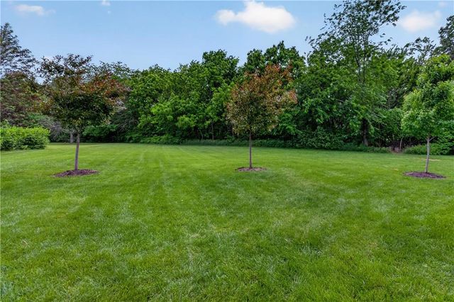 20619 W 88th Street, Lenexa, KS 66220