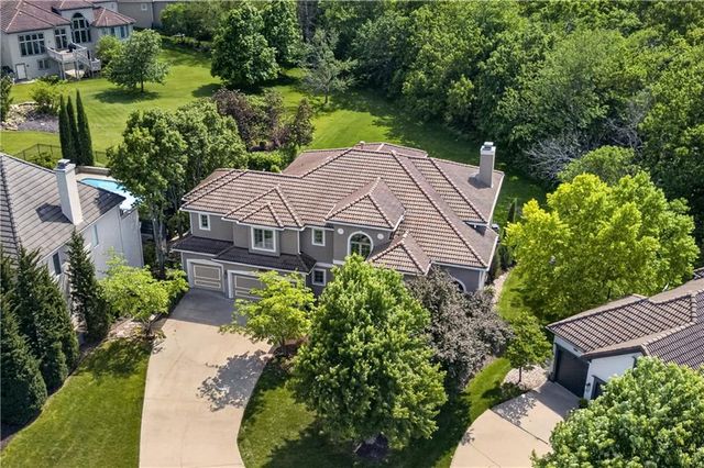 20619 W 88th Street, Lenexa, KS 66220