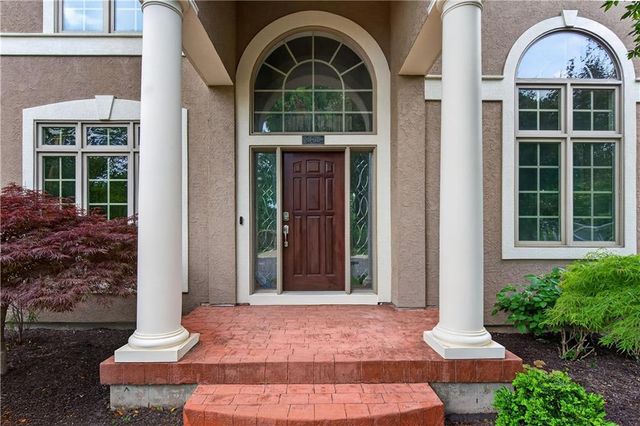 20619 W 88th Street, Lenexa, KS 66220