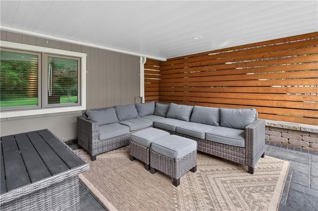 20619 W 88th Street, Lenexa, KS 66220