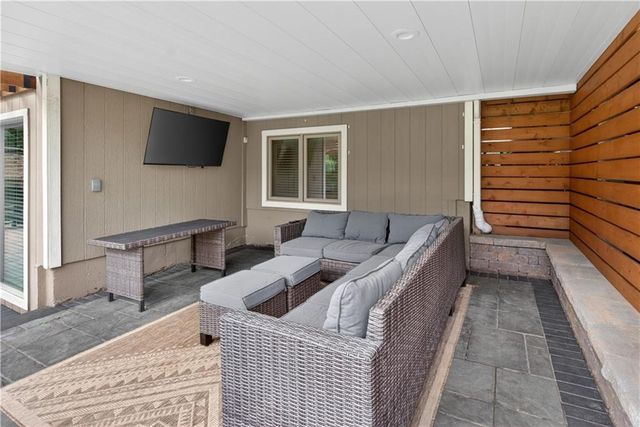 20619 W 88th Street, Lenexa, KS 66220