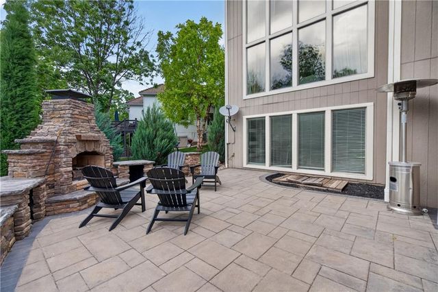 20619 W 88th Street, Lenexa, KS 66220