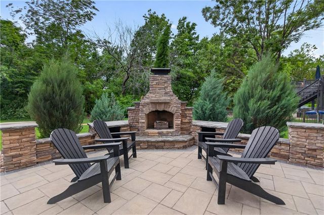 20619 W 88th Street, Lenexa, KS 66220
