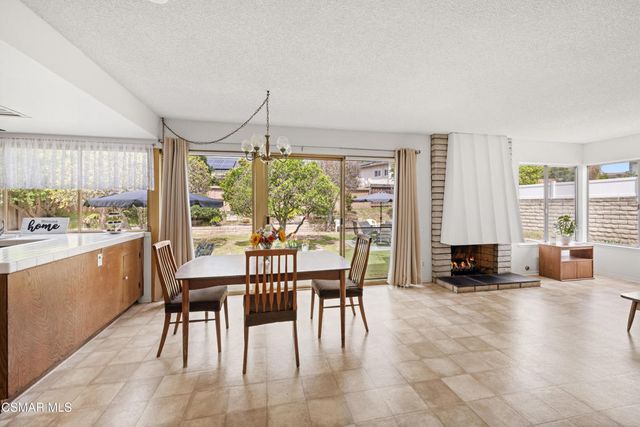 635 W Velarde Drive, Thousand Oaks, CA 91360