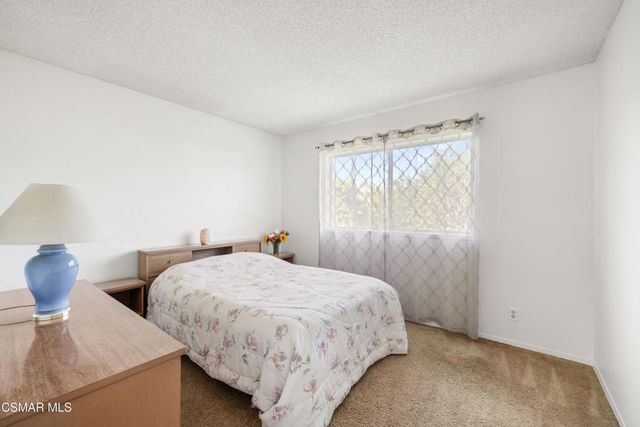 635 W Velarde Drive, Thousand Oaks, CA 91360