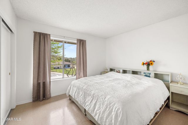 635 W Velarde Drive, Thousand Oaks, CA 91360