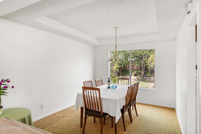 635 W Velarde Drive, Thousand Oaks, CA 91360