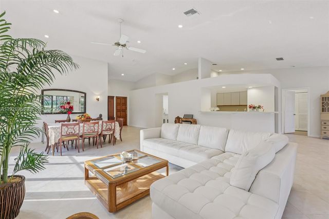 22792 Marbella Cir, Boca Raton, FL 33433