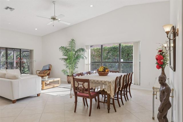 22792 Marbella Cir, Boca Raton, FL 33433