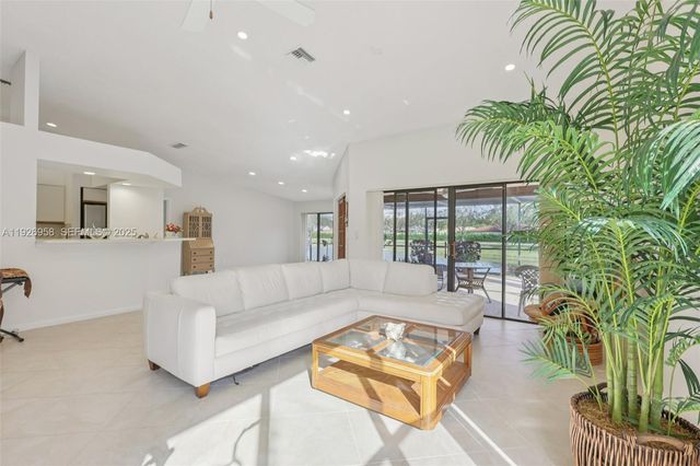 22792 Marbella Cir, Boca Raton, FL 33433