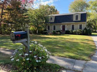 10 Autumn Ln, Blackstone, MA 01504