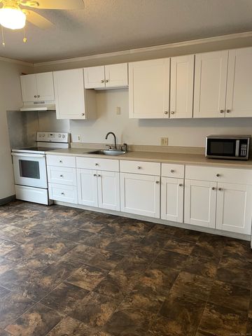 88 Wakelee Road APT 22, Waterbury, CT 06705