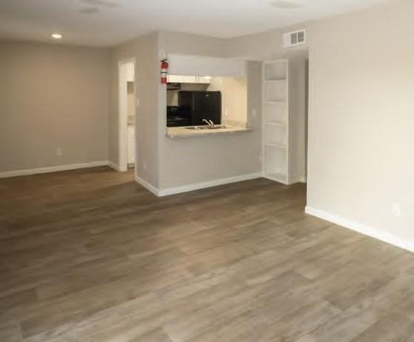 8345 Park Place Boulevard 06, Houston, TX 77017