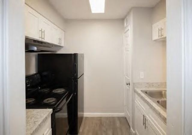8345 Park Place Boulevard 06, Houston, TX 77017