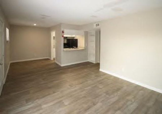 8345 Park Place Boulevard 06, Houston, TX 77017