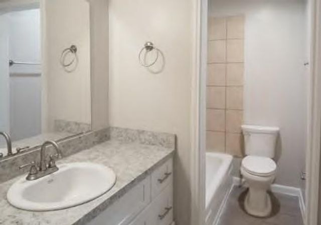 8345 Park Place Boulevard 06, Houston, TX 77017