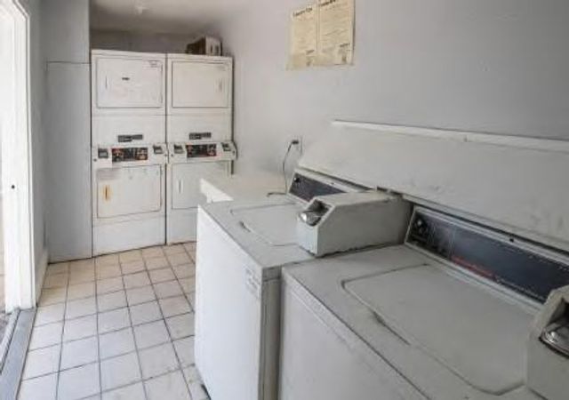 8345 Park Place Boulevard 06, Houston, TX 77017