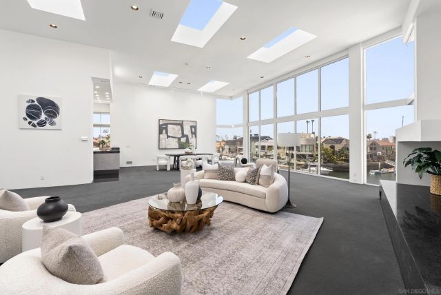 25 Green Turtle Rd, Coronado, CA 92118